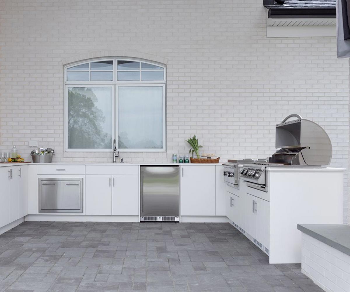 Grill Islands & Outdoor Kitchens