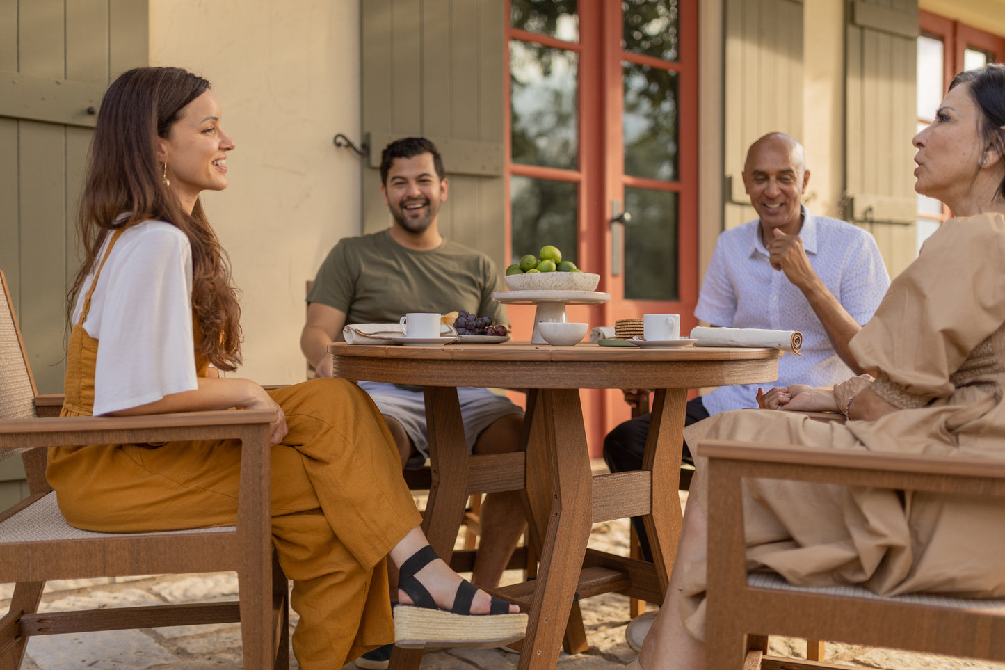 Harbor 38" Round Dining Table